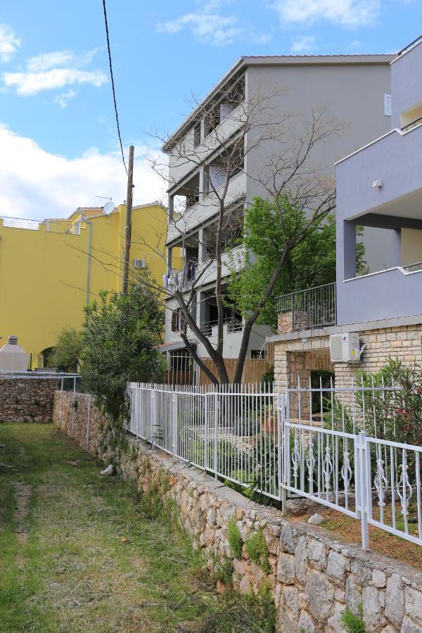 Apartments By The Sea Nemira, Omis - 17039 Tice Extérieur photo