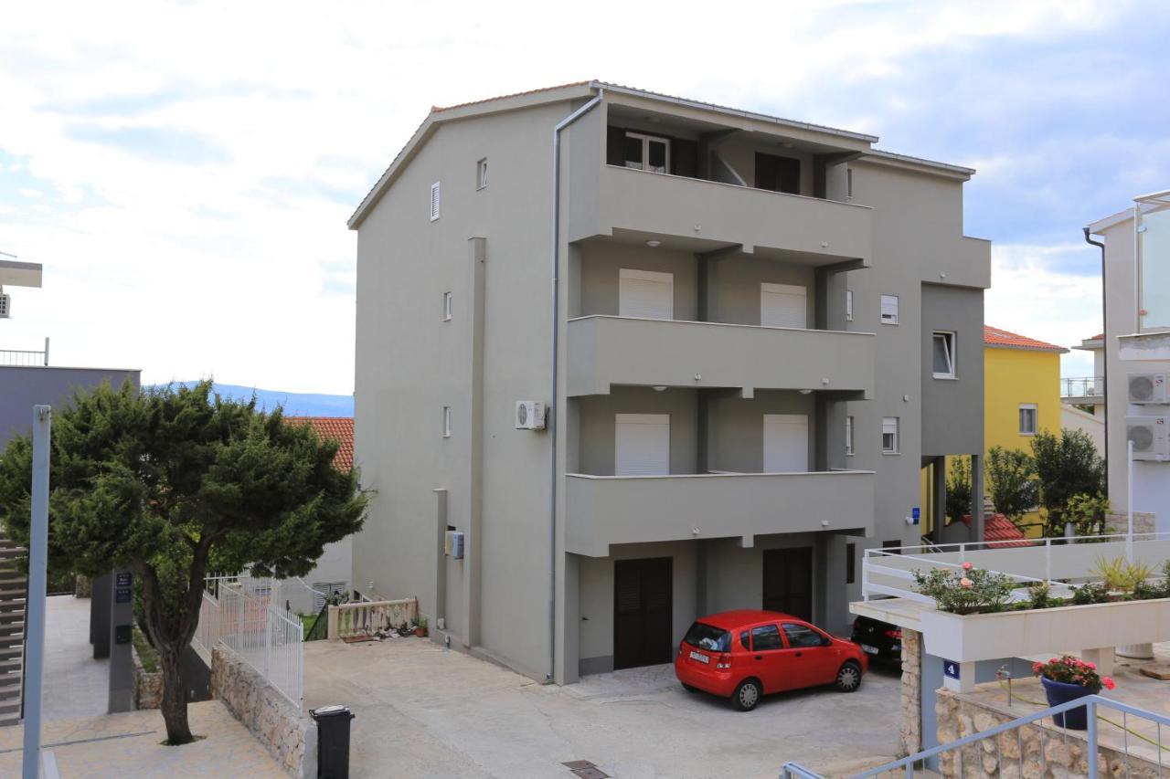 Apartments By The Sea Nemira, Omis - 17039 Tice Extérieur photo