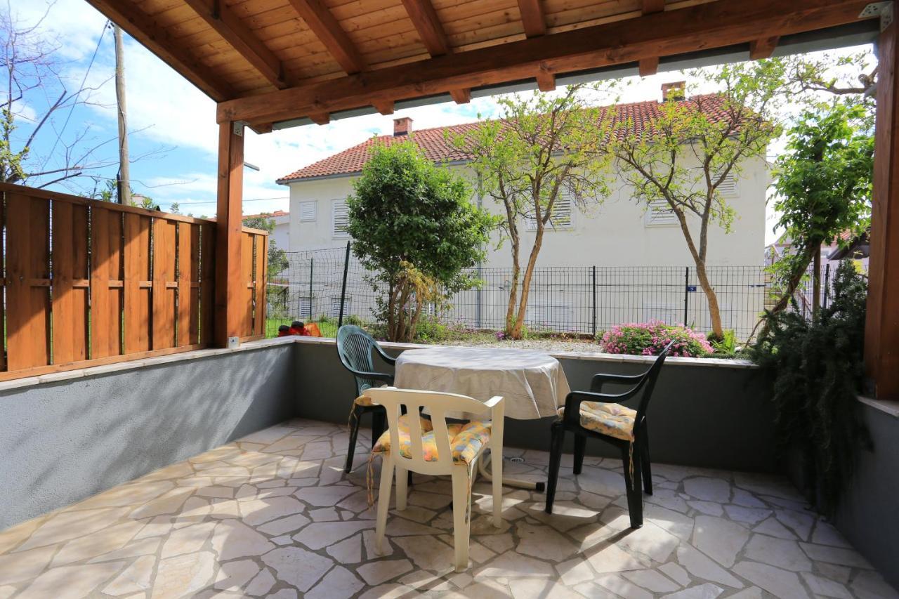 Apartments By The Sea Nemira, Omis - 17039 Tice Extérieur photo